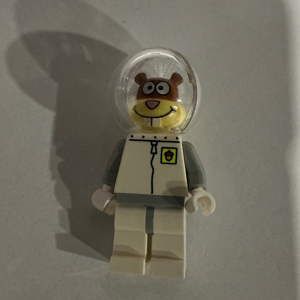 LEGO SANDY CHEEKS MINIFIGURE FROM SPONGEBOB SQUAREPANTS